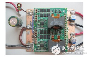 35V-60V輸入、12V/600W雙相降壓轉(zhuǎn)換器電路圖