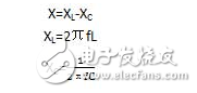 以SnO2氣敏元件為例，它是由0.1--10um的晶體集合而成，這種晶體是作為N型半導體而工作的。在正常情況下，是處于氧離子缺位的狀態。當遇到離解能較小且易于失去電子的可燃性氣體分子時，電子從氣體分子向半導體遷移，半導體的載流子濃度增加，因此電導率增加。而對于P型半導體來說，它的晶格是陽離子缺位狀態，當遇到可燃性氣體時其電導率則減小。